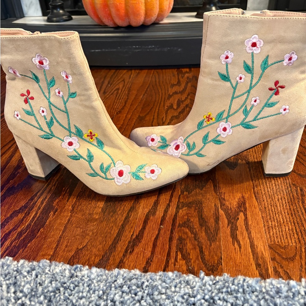 Chase + Chloe Beige Floral Heeled Boots